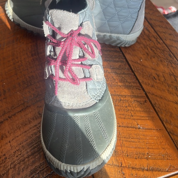Sorel booties - Picture 2 of 5